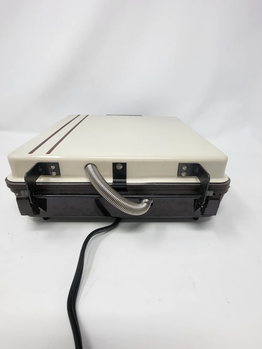 Munster Beige and Brown Family-Size Belgian Waffler